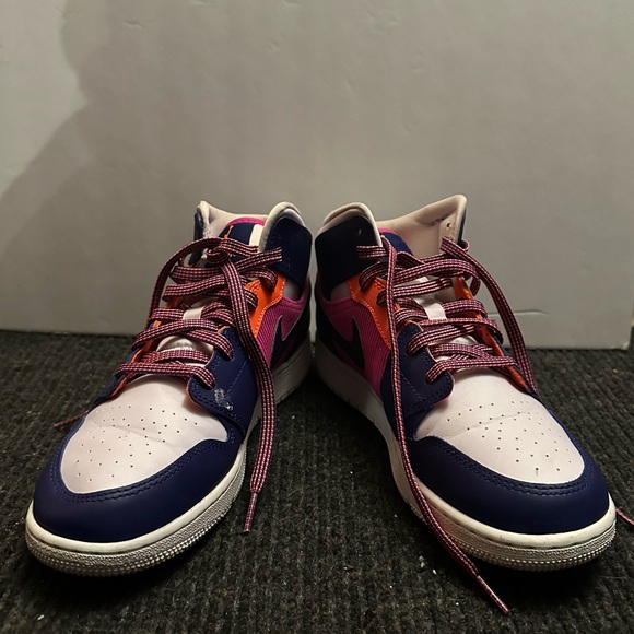 Pink and Blue Air Jordan 1 Mid GS - Picture 2 of 8